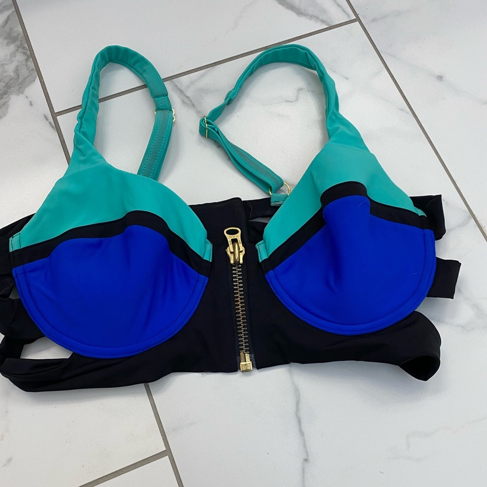 Beach Bunny endless summer top only